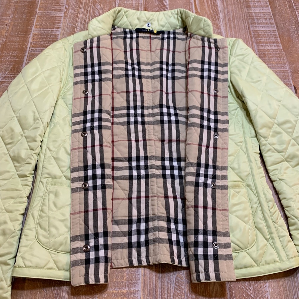 **SOLD**BURBERRY Jacket - Picture 2 of 9